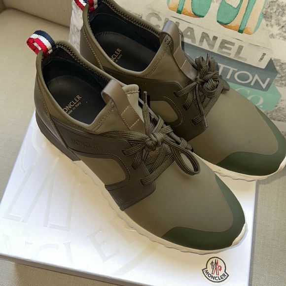 Moncler  -Size US 10 - Picture 12 of 14